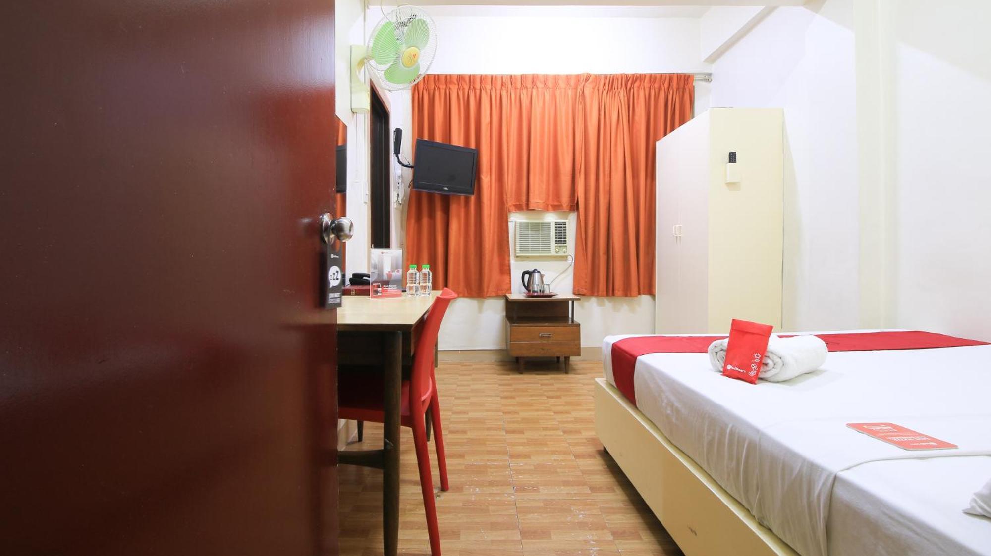 Reddoorz Plus @ Chinatown Binondo Манила Экстерьер фото
