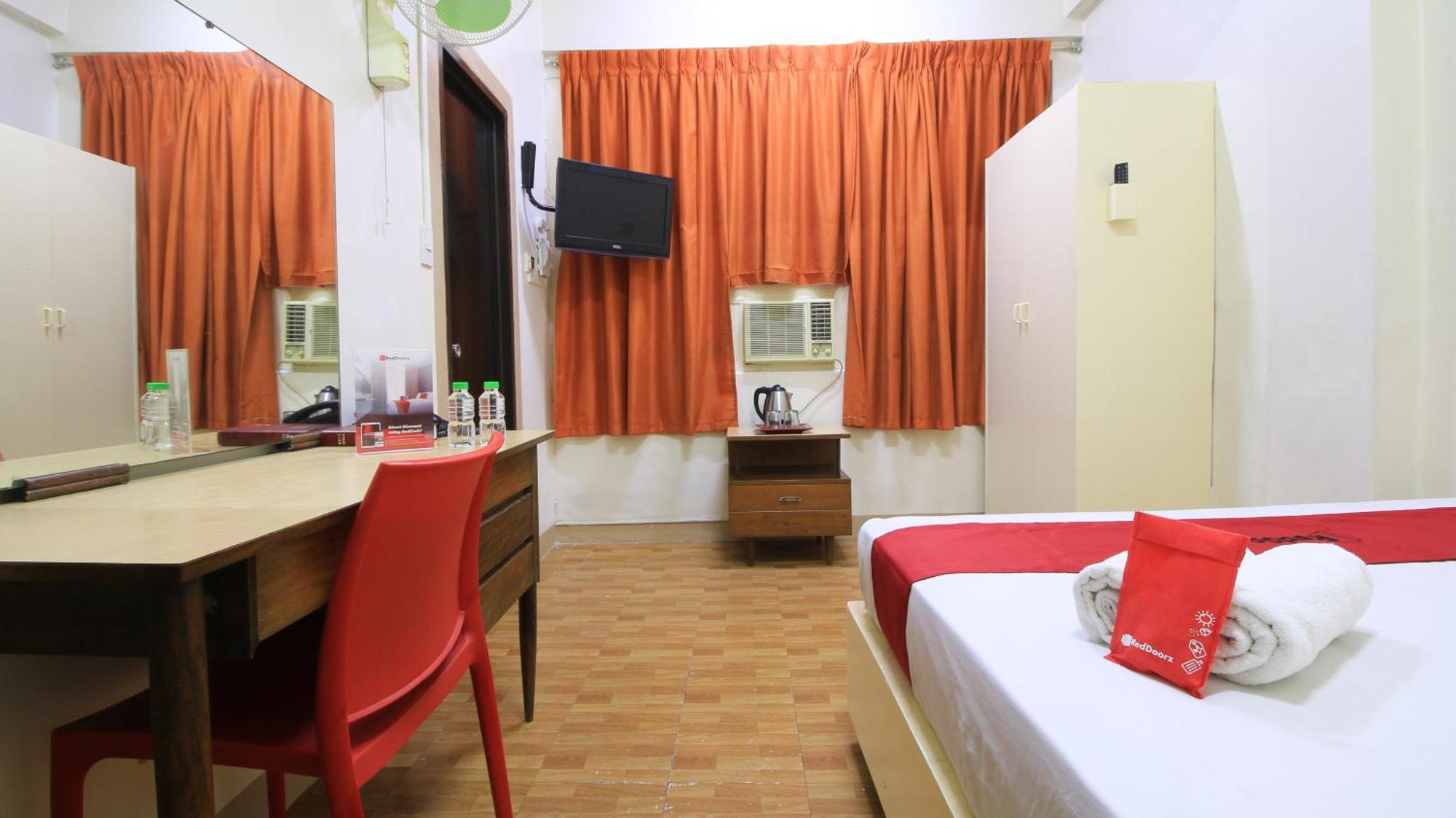 Reddoorz Plus @ Chinatown Binondo Манила Экстерьер фото