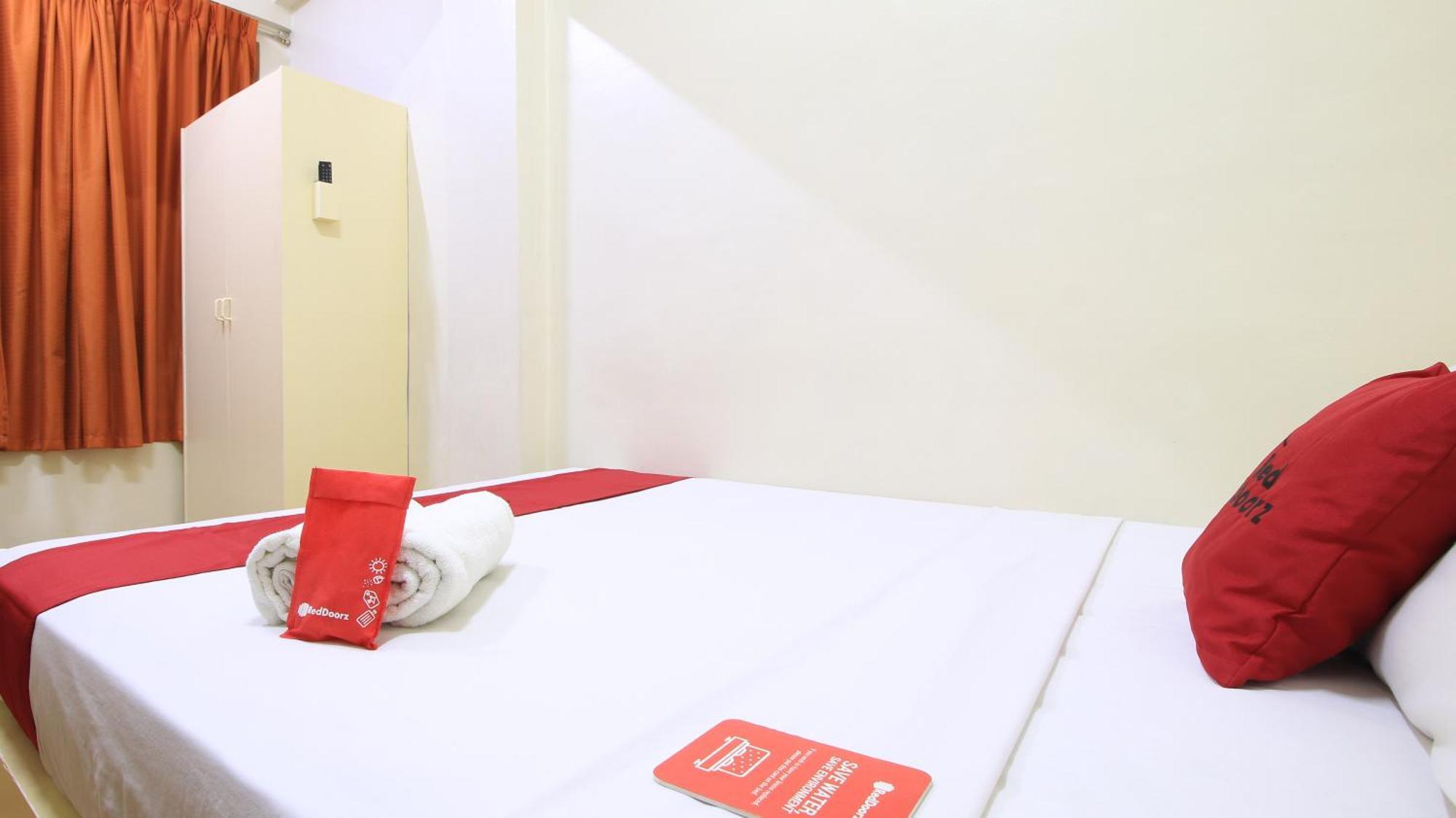 Reddoorz Plus @ Chinatown Binondo Манила Экстерьер фото