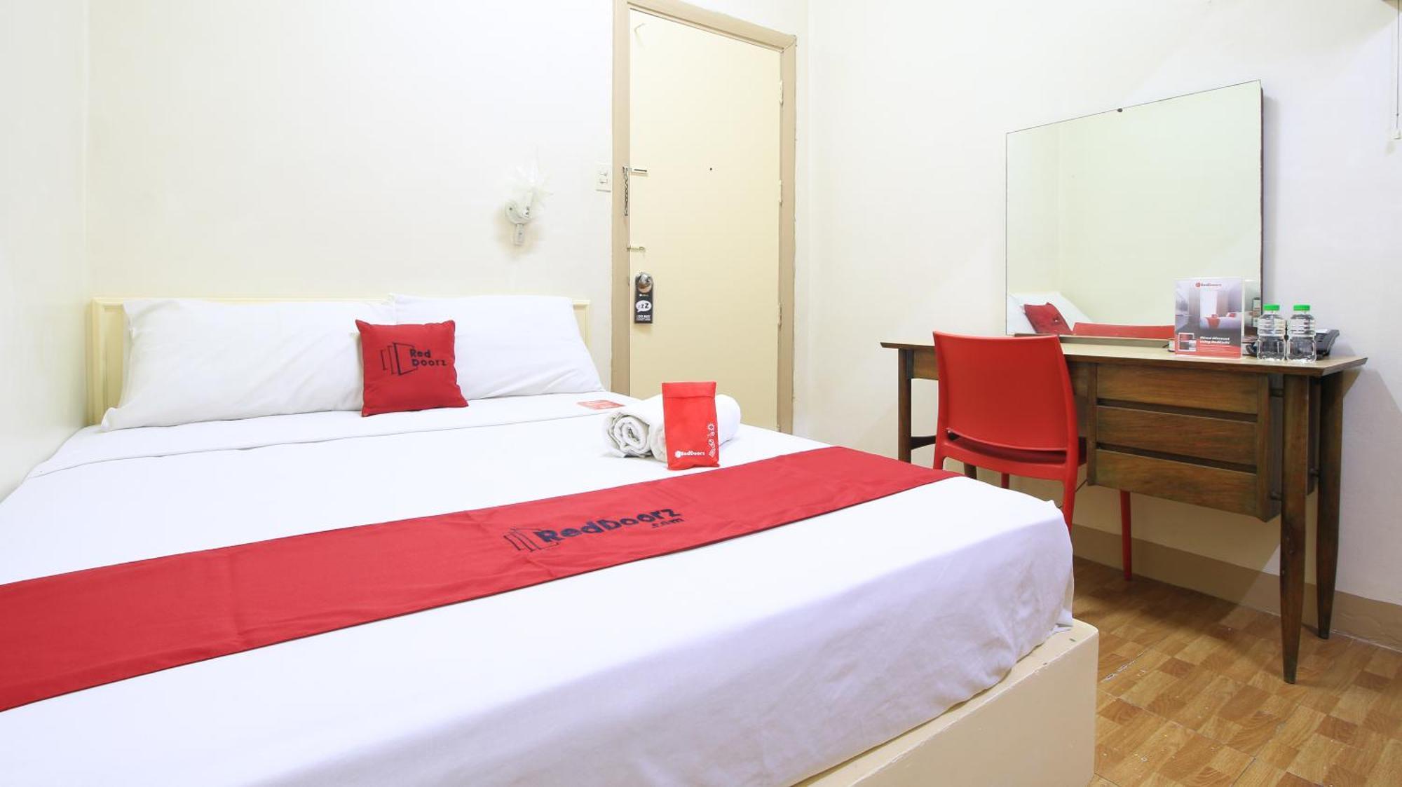 Reddoorz Plus @ Chinatown Binondo Манила Экстерьер фото