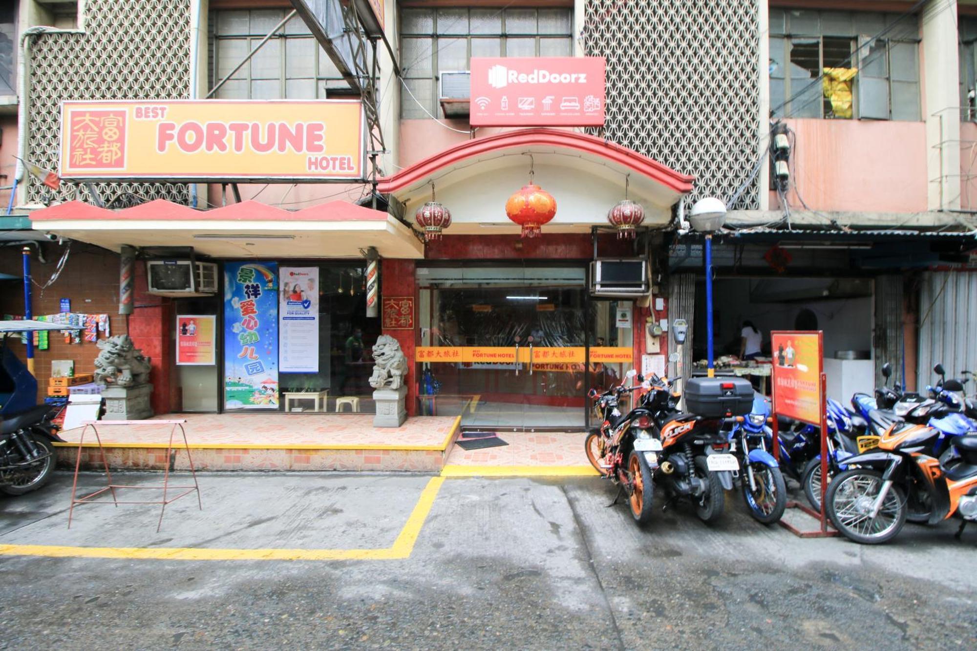 Reddoorz Plus @ Chinatown Binondo Манила Экстерьер фото